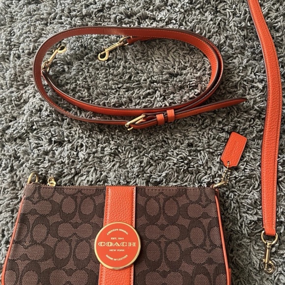 Authentic Coach Shoulder Bag - Picture 3 of 4